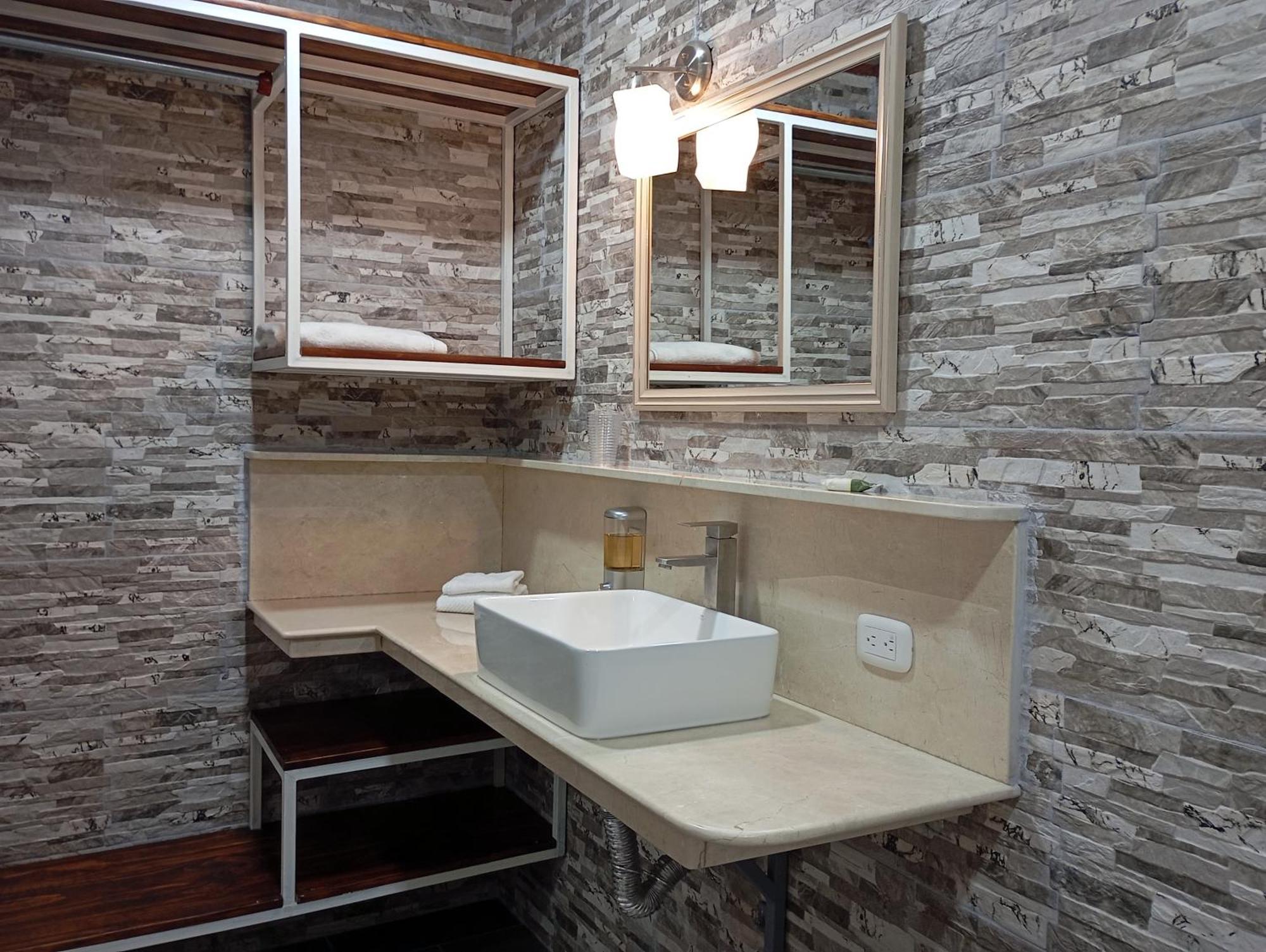 Lux Arenal Hotel