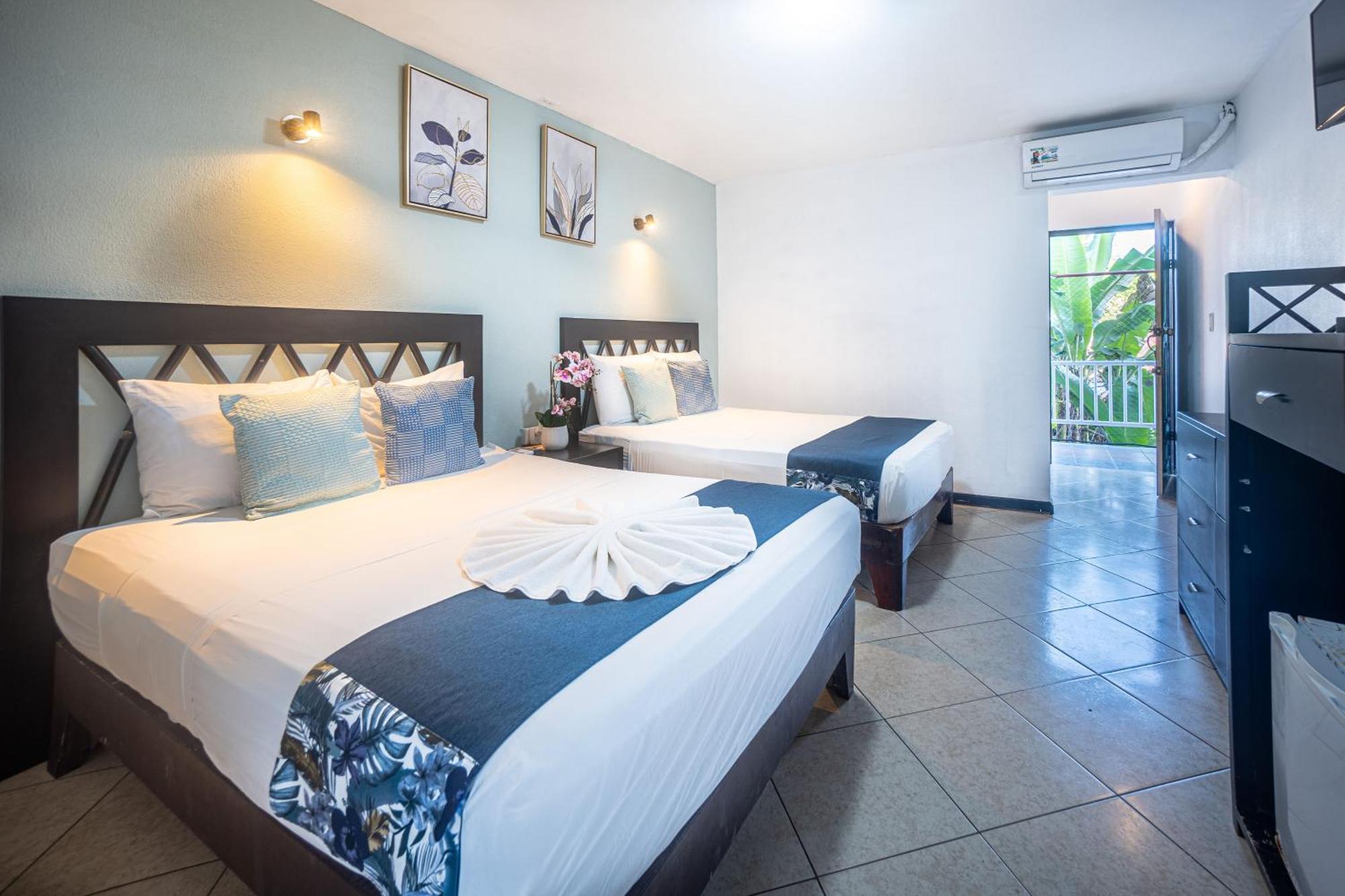 Hotel Paradise Front Jaco