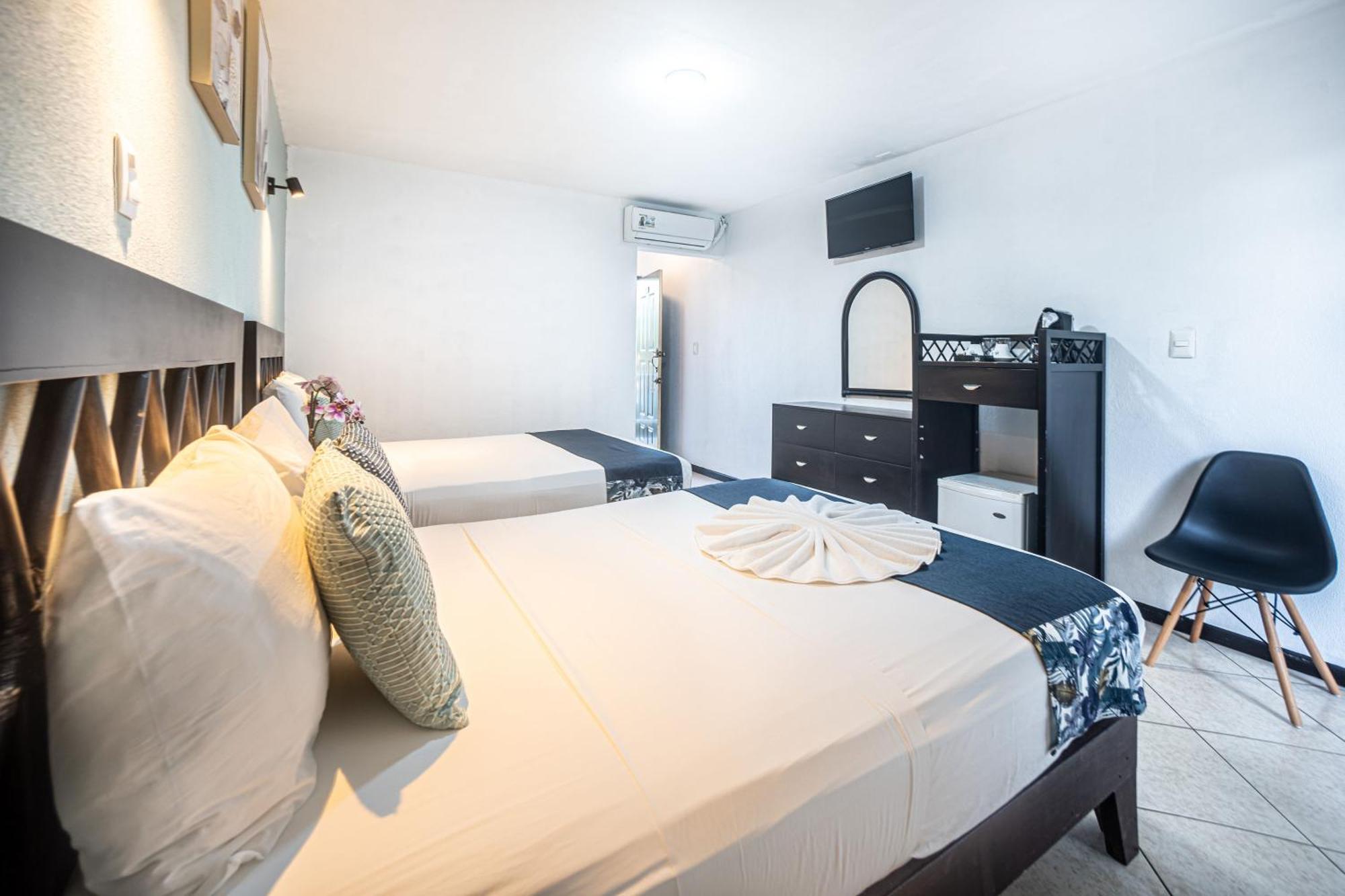 Hotel Paradise Front Jaco