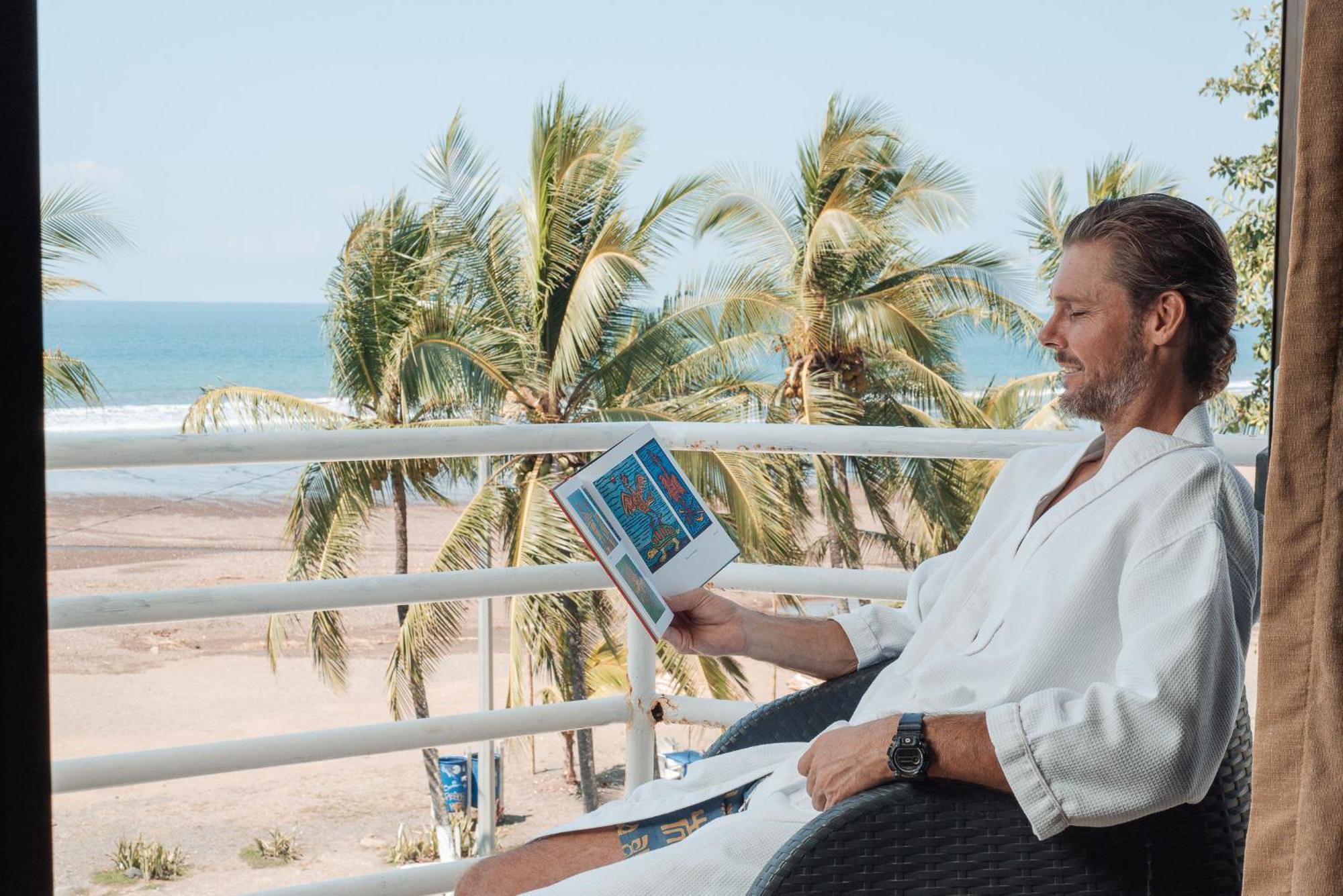 Paradise Front Hotel 3*