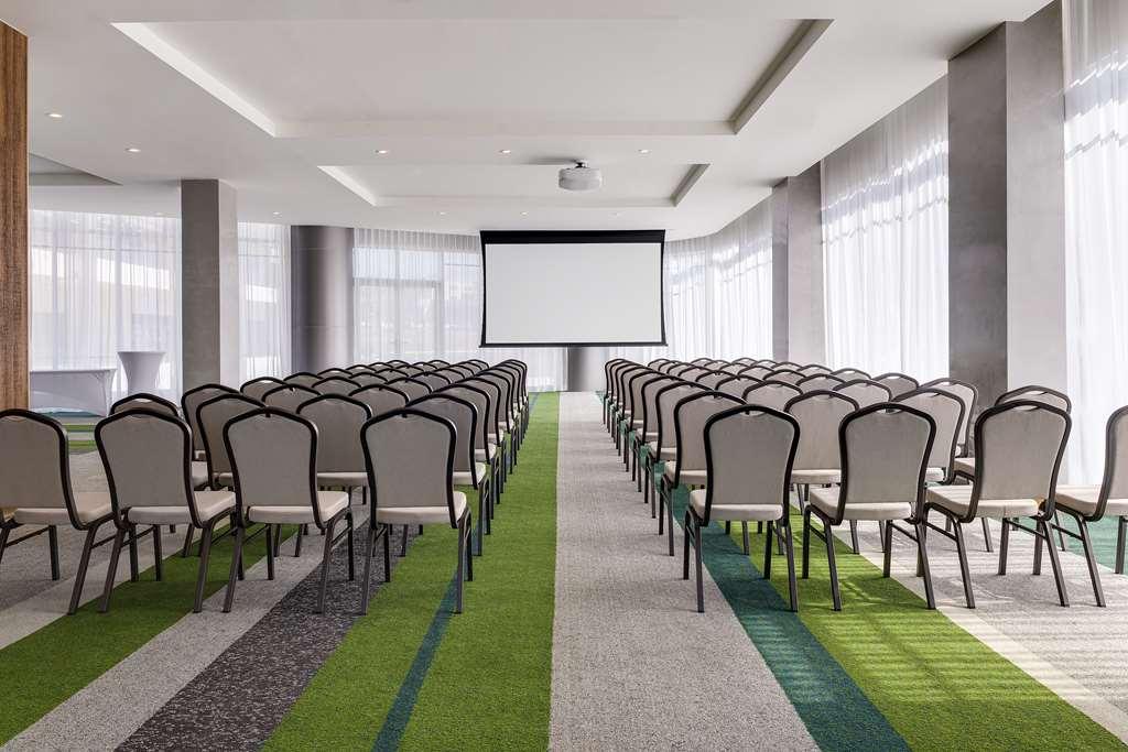 Hilton Garden San Jose Airport Mall *