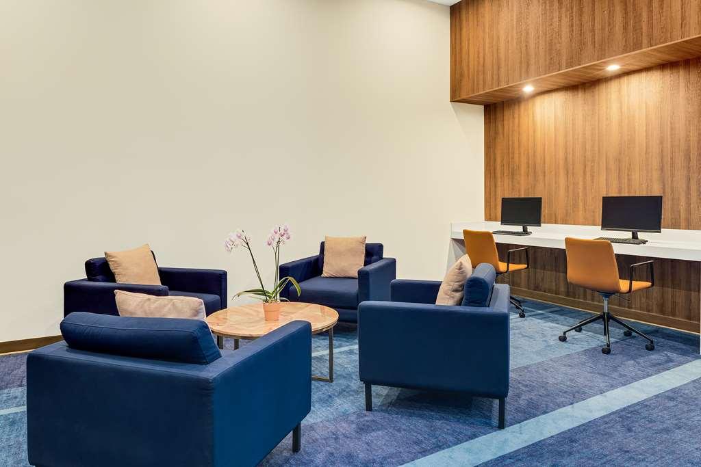 Hilton Garden San Jose Airport Mall Hotel *