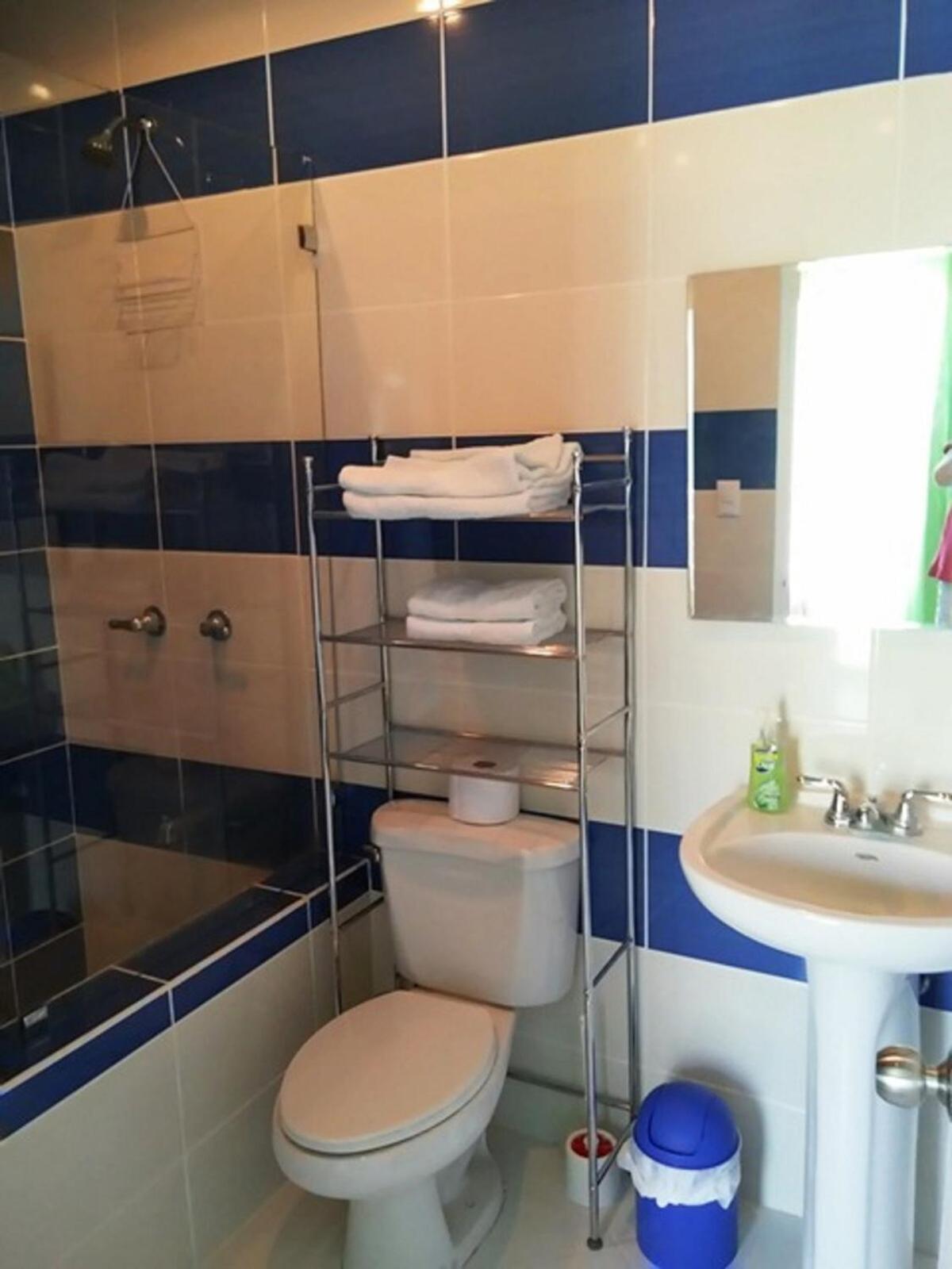 Surf For 6 Guests, Swimming Pool, Near The Apartment *