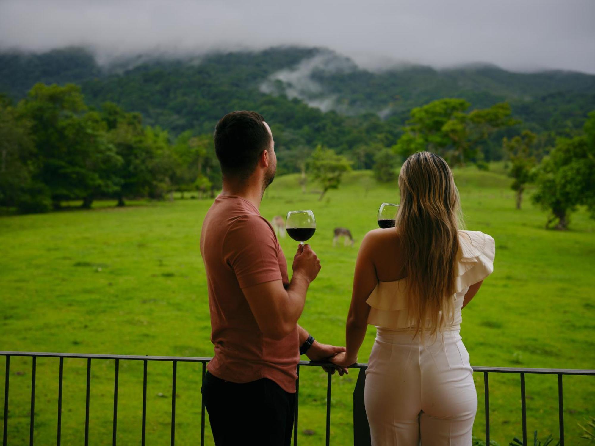 Paradise Hot Springs - Thermal Water & Volcano Views Hotel 4*