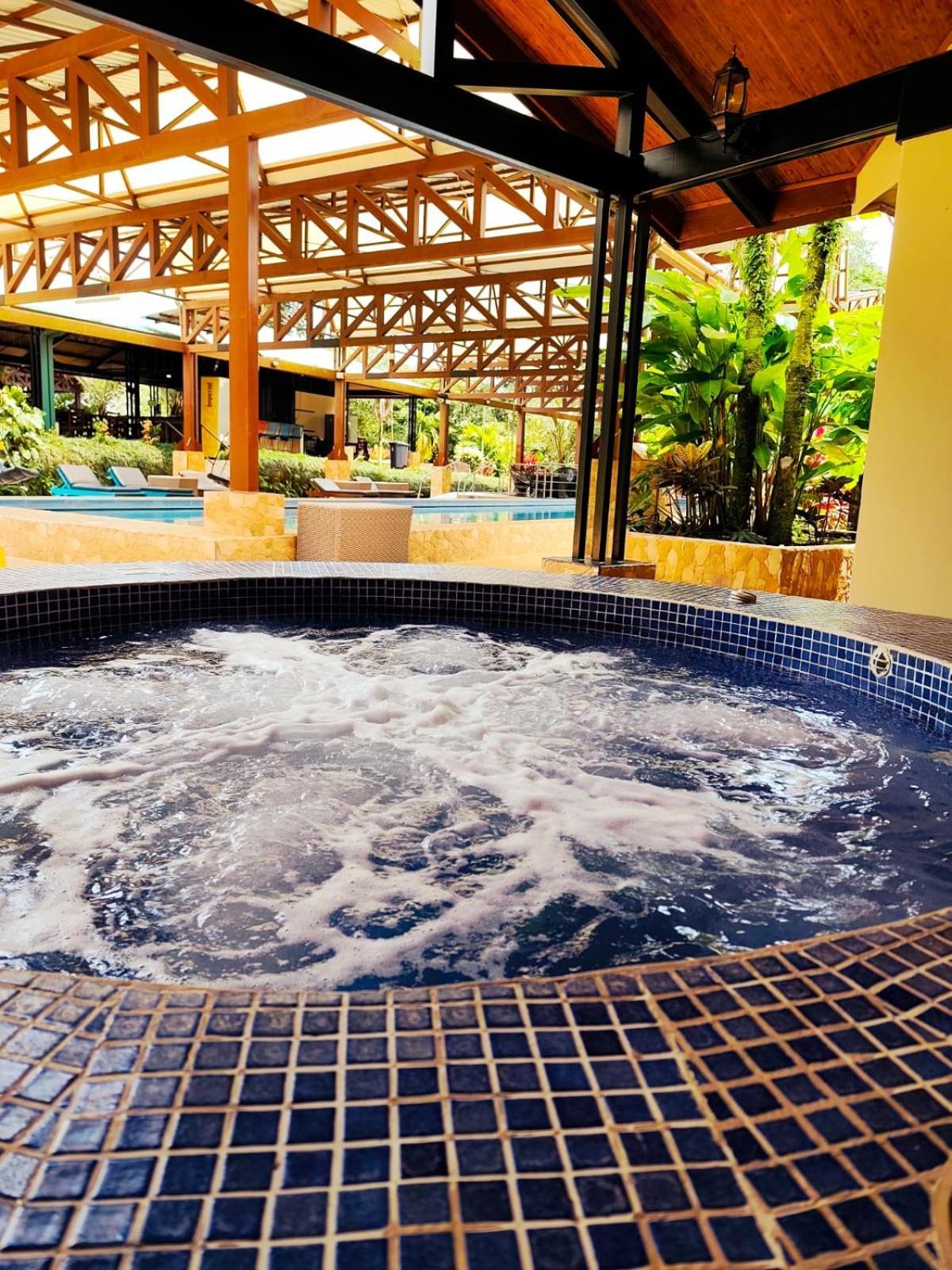Avita Hotel Quesada (Alajuela)