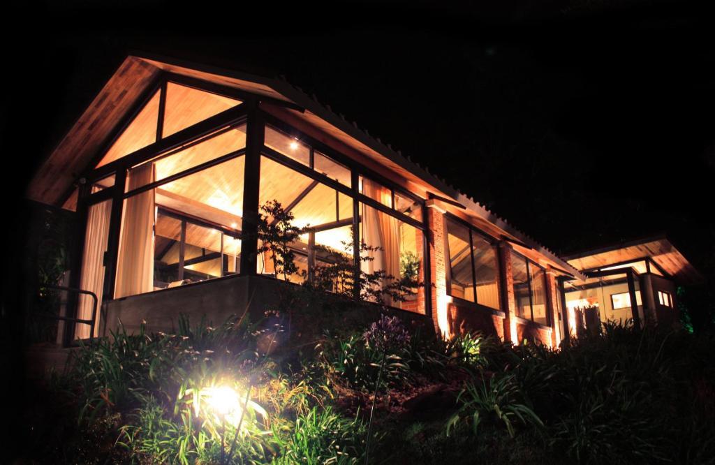 Altura Hotel