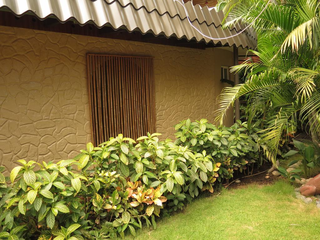 Coco Palms Hotel