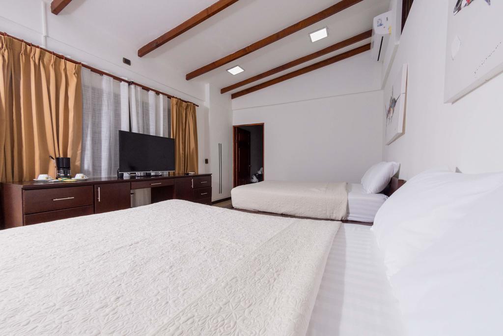 Cafe De Playa Front Hotel 4*
