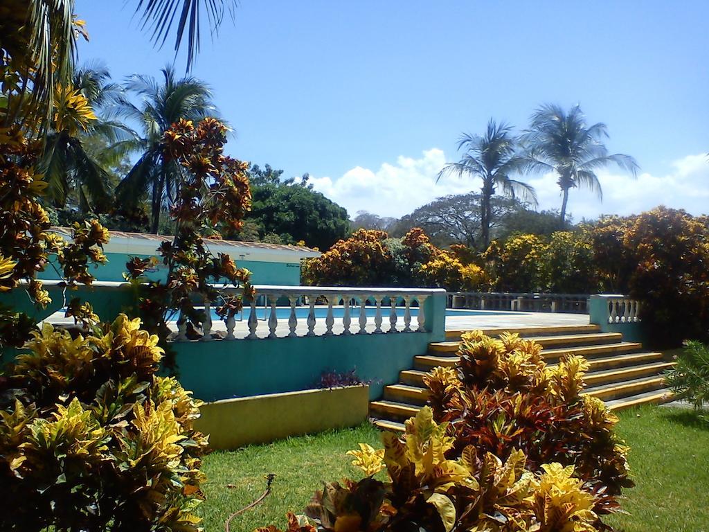 Cabinas Chale Hotel *