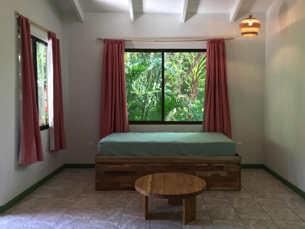 Hotel Harbor Reef