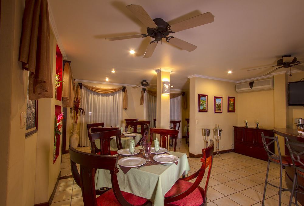 Hotel Iguana 3*