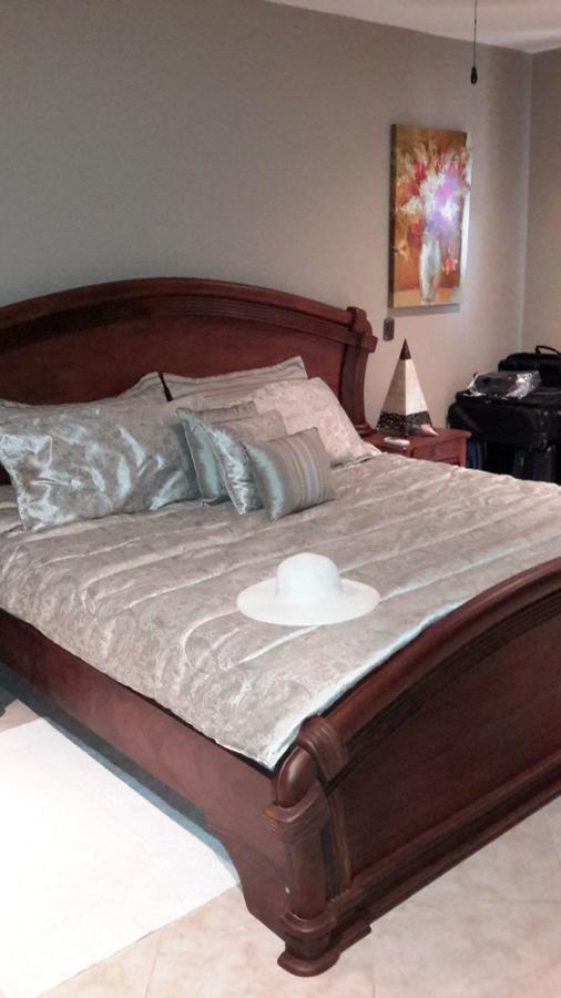 Tres Regalos Condominium Beach Club *
