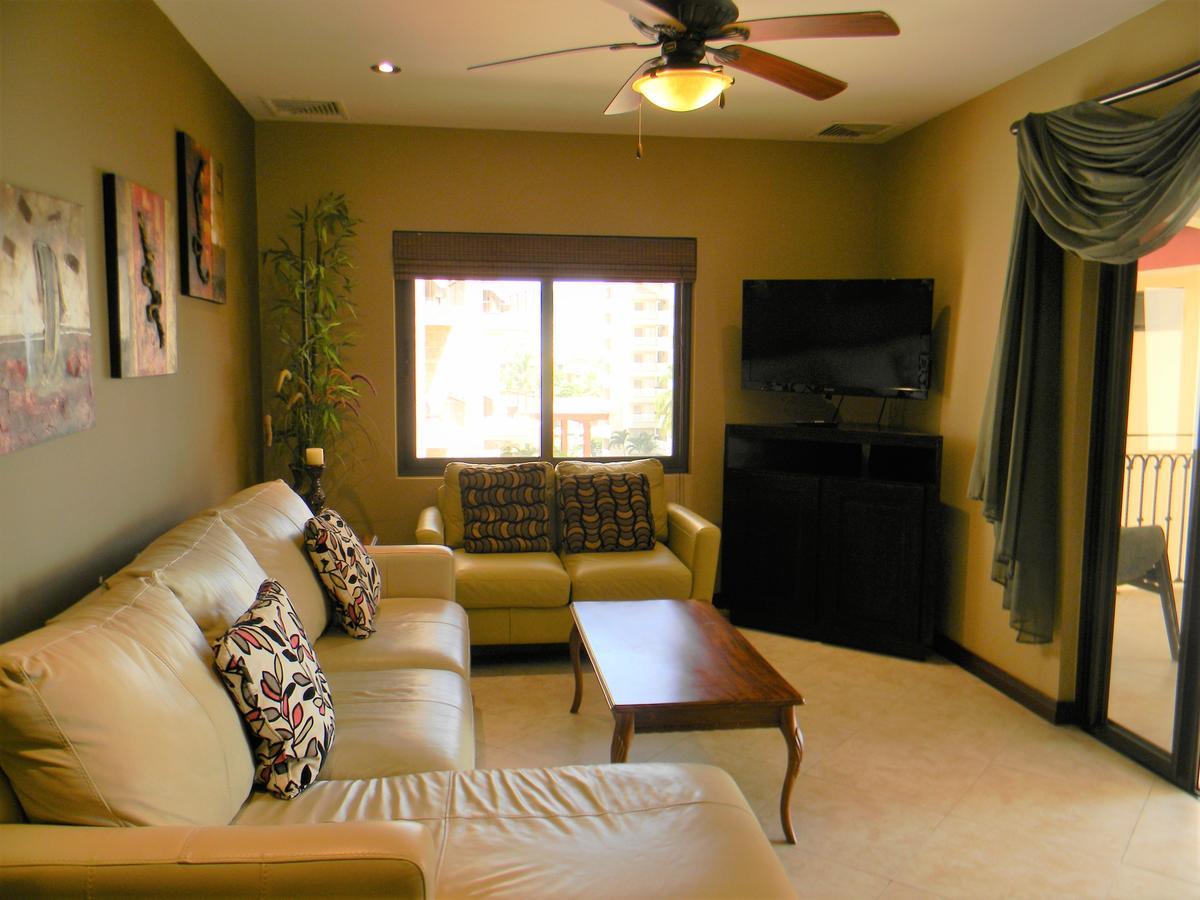 Tres Regalos Condominium Beach Club Apartment