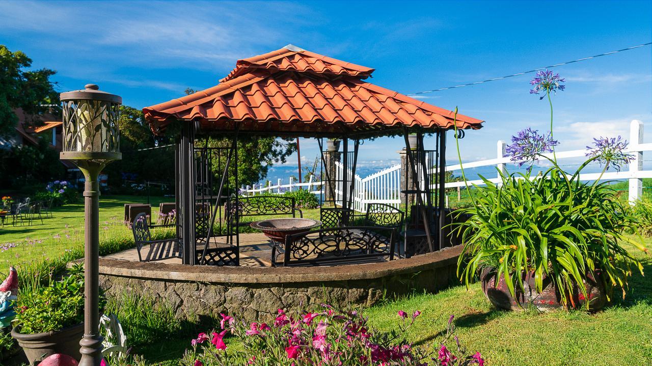 Altura Hotel Poasito