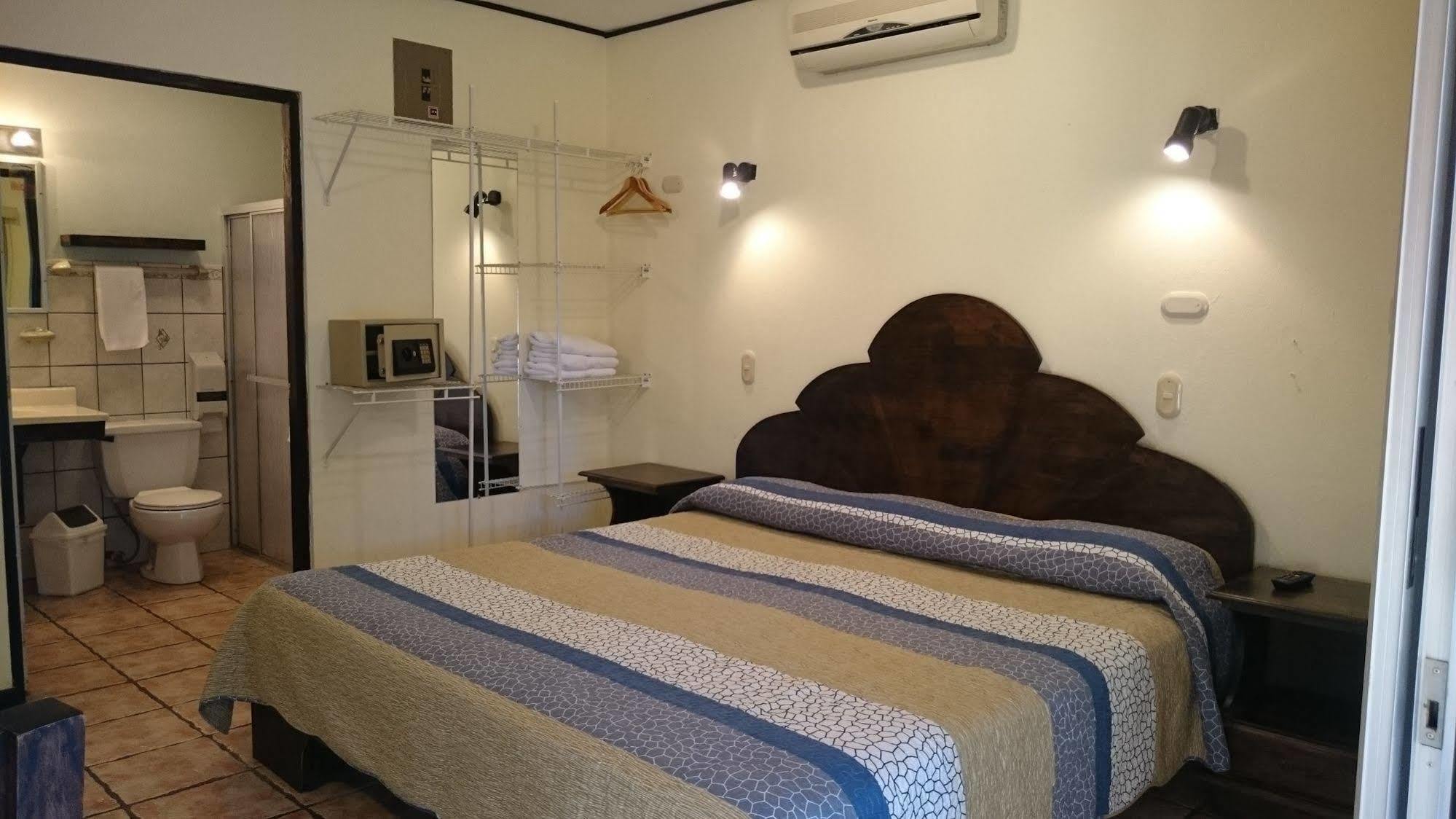 Mangaby Hotel Playa Hermosa (Guanacaste)