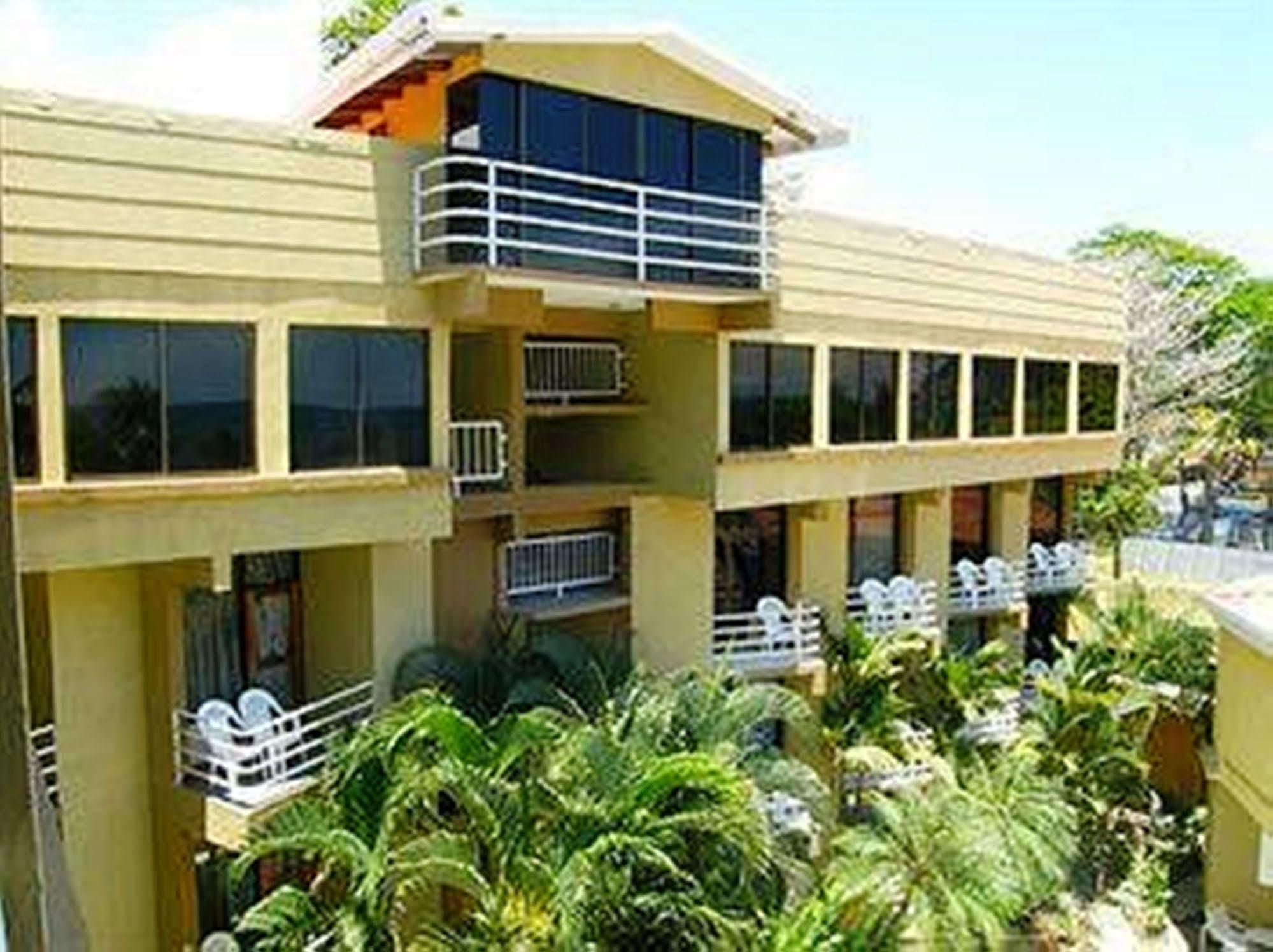 Paradise Front Hotel