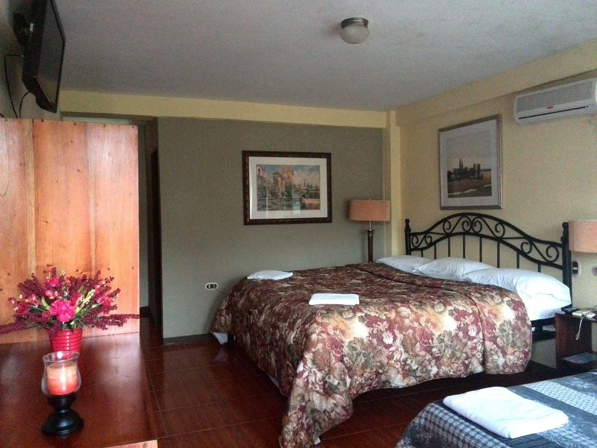 Fuego Hotel 2*