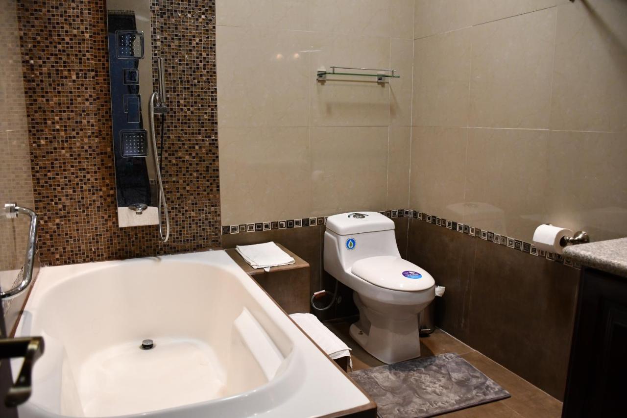 11b Sol Quadplex Apartment *