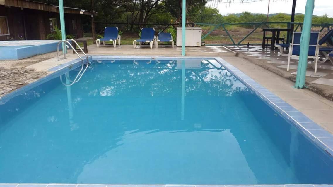 Hotel Cabinas Naranjo Beach *