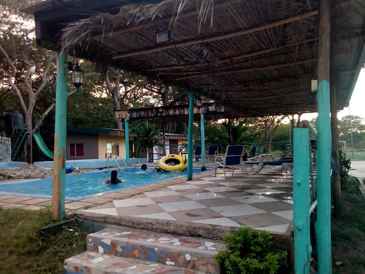 Cabinas Naranjo Beach * GUANACASTE