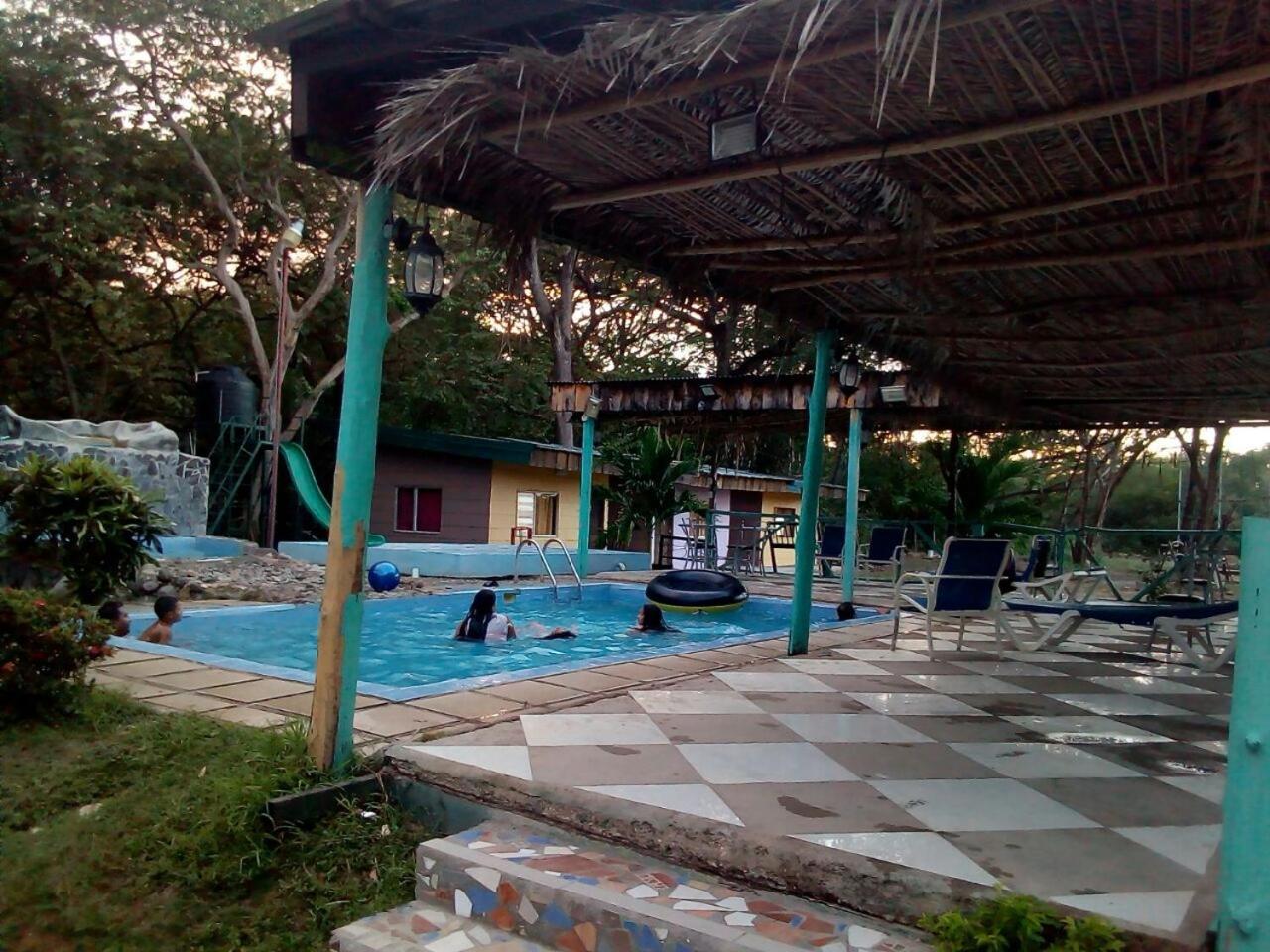 Cabinas Naranjo Beach