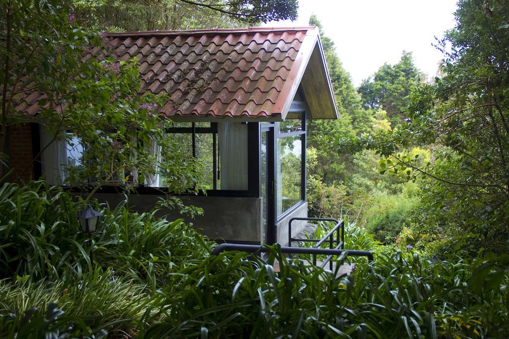 Altura Hotel