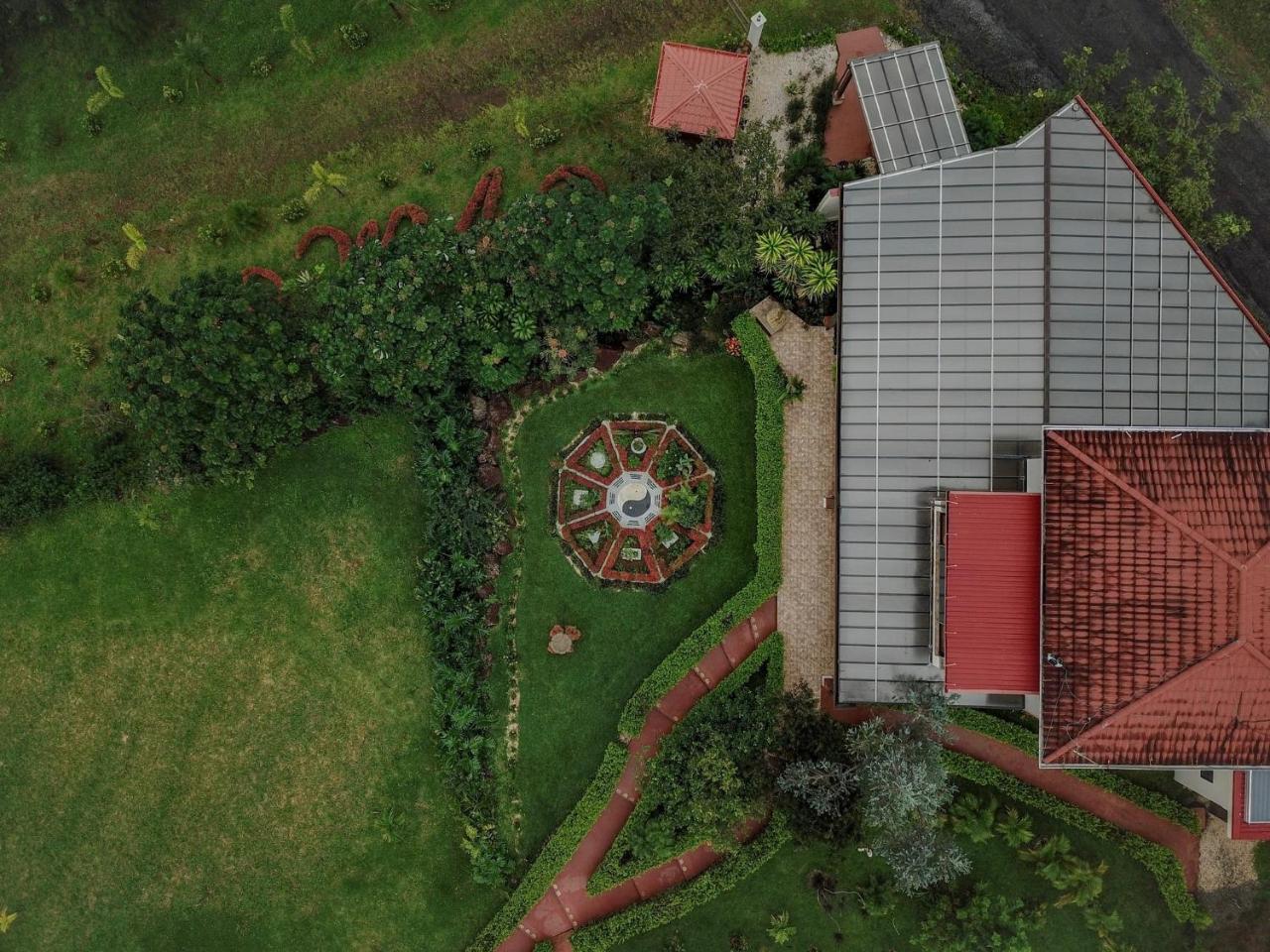 Vida Mountain & Adults Only Hotel