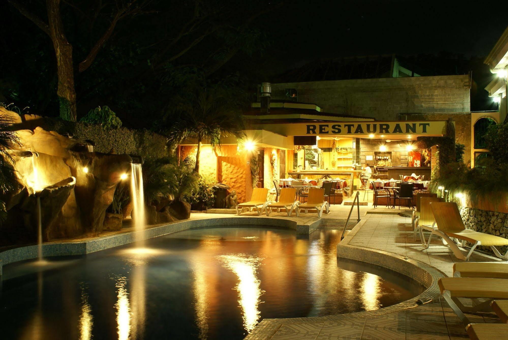 Mangaby Hotel Playa Hermosa (Guanacaste)