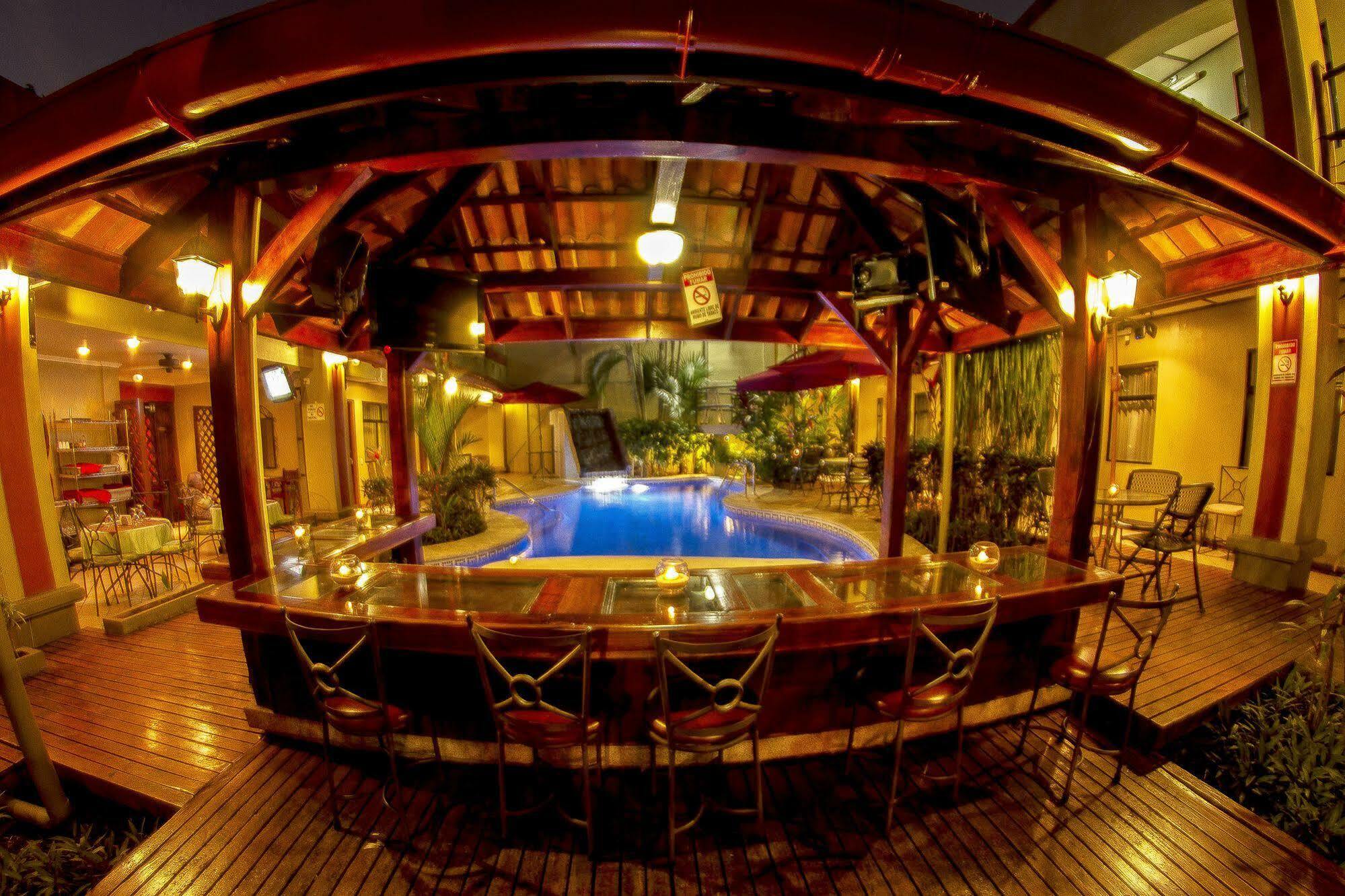 Iguana Hotel 3*