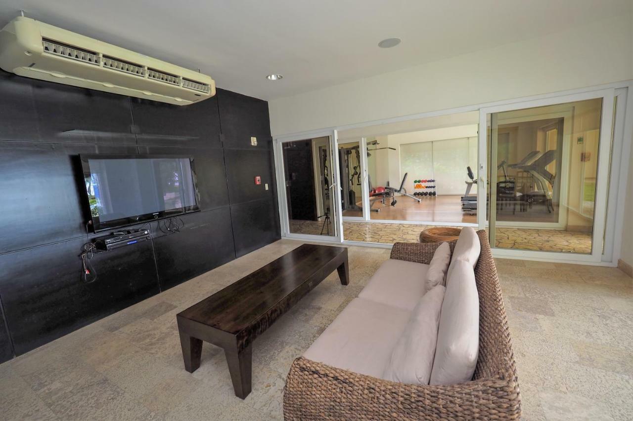 Ocean Terrace, Beachfront- A505 Apartment