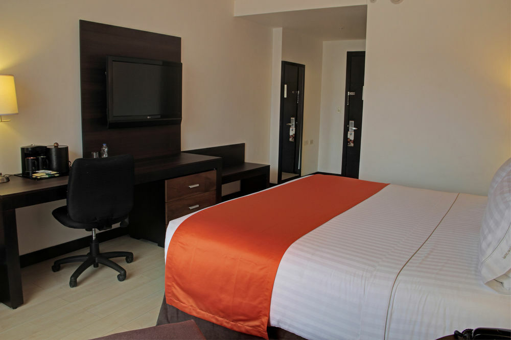 Hotel Holiday Express Forum Costa Rica By Ihg 4*