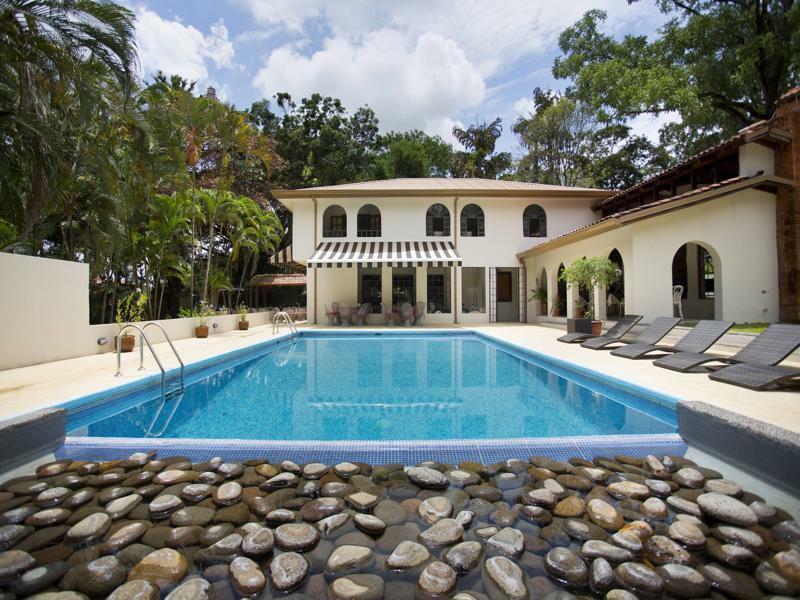 San Ignacio Hotel