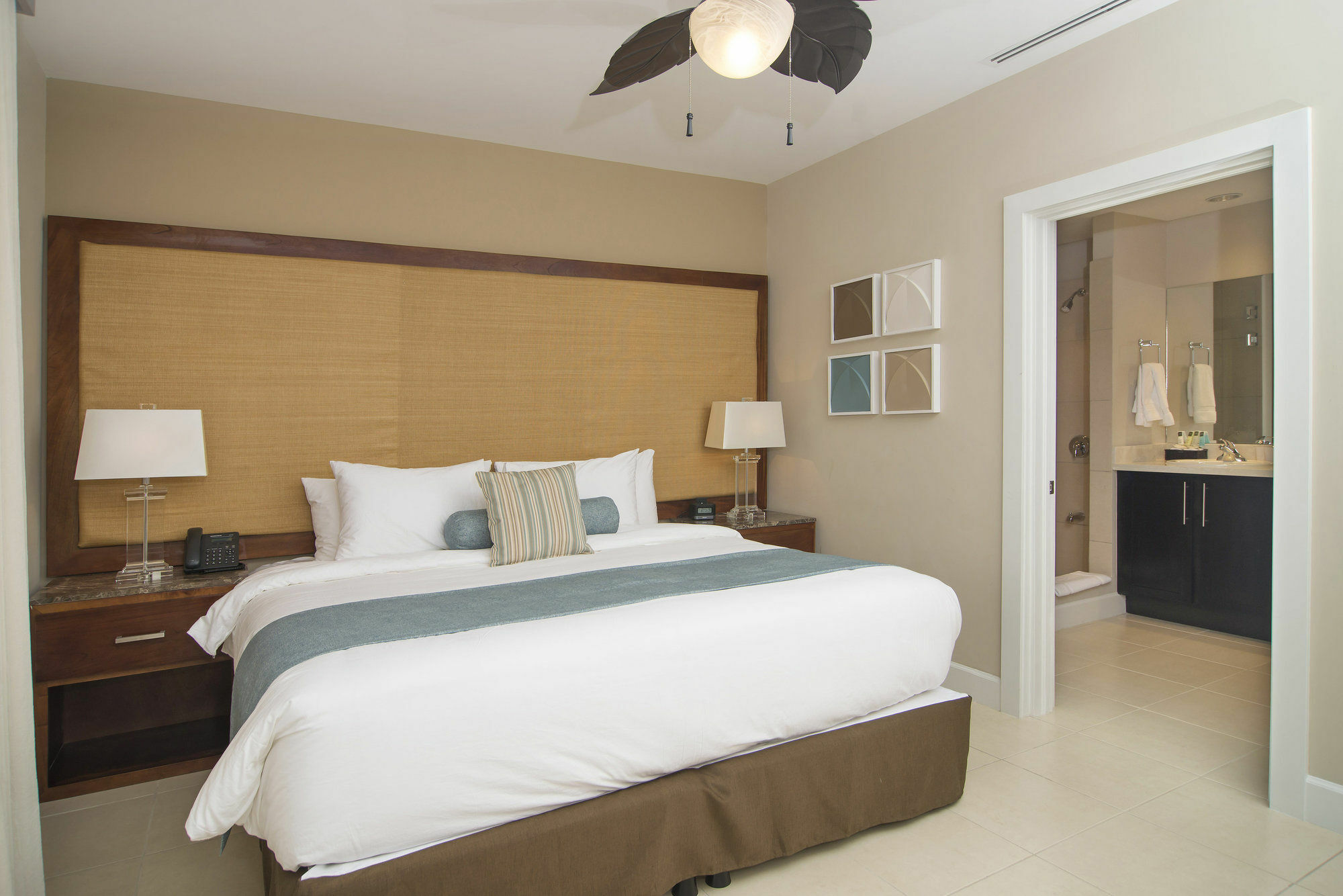Breeze Private Club *