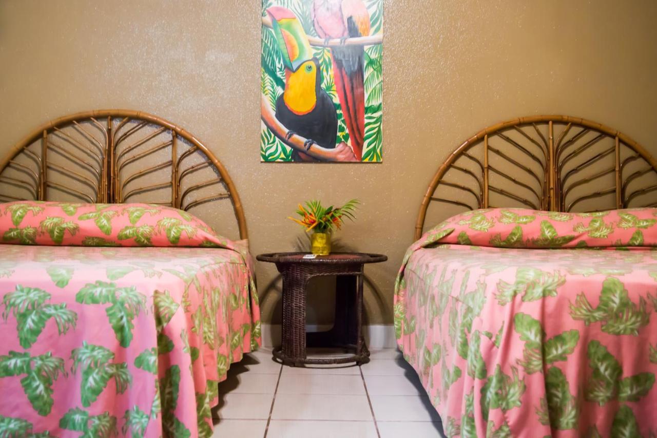 Coco Palms Hotel
