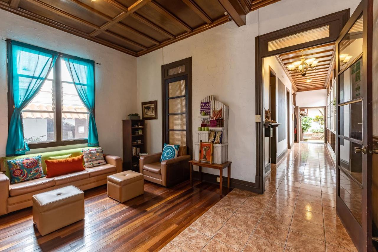 & Hotel Alajuela