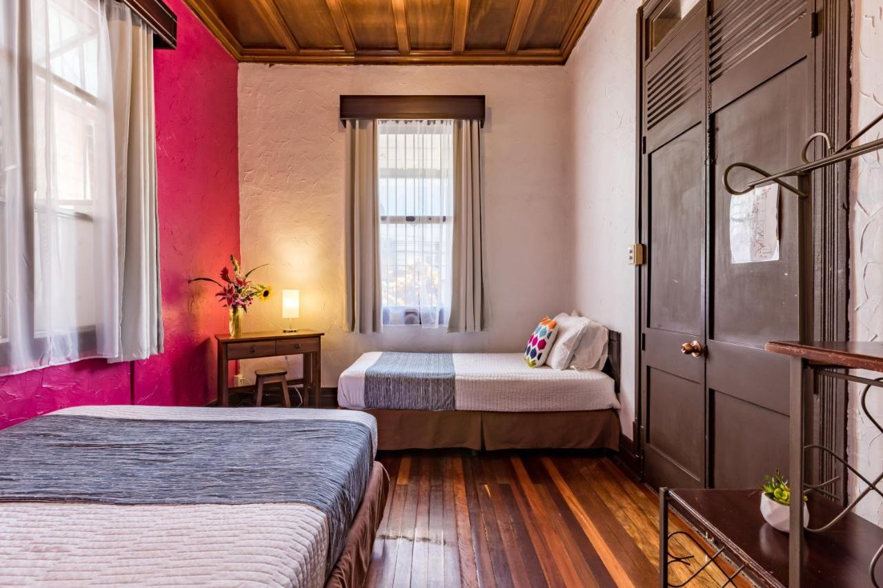 Hotel & 2*